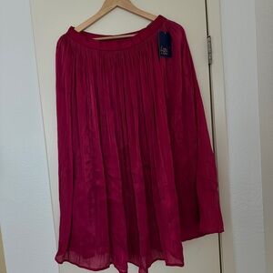 XL Lark + Grey Pleated Skirt